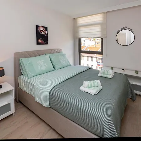 公寓 Central With Refreshing Interior Design In