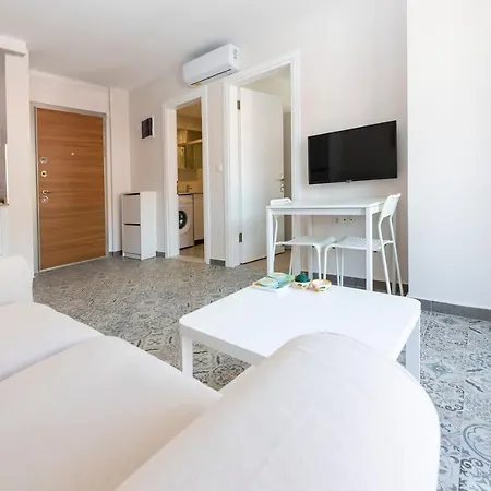 公寓 Central With Refreshing Interior Design In 穆拉