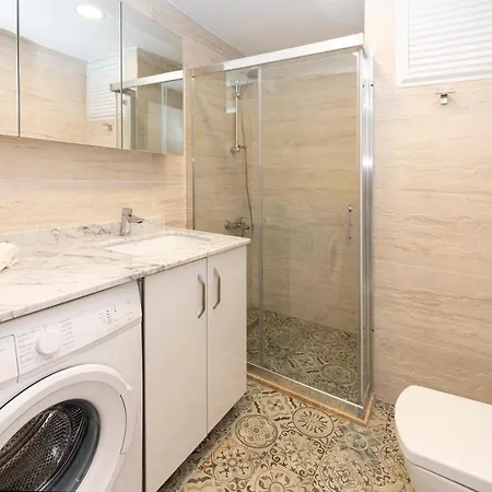 公寓 Central With Refreshing Interior Design In *